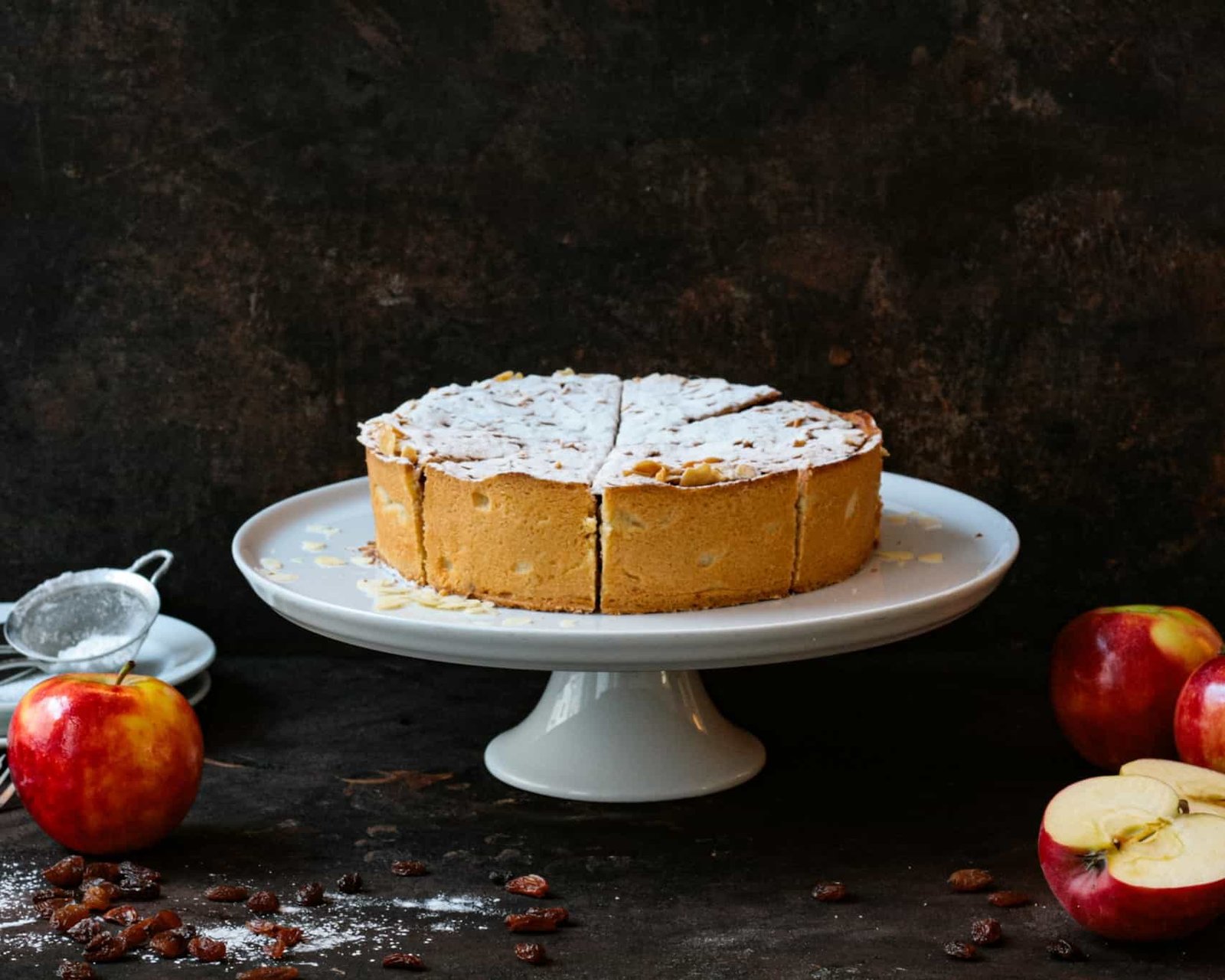 Apfeltorte mit karamellisierten Mandeln