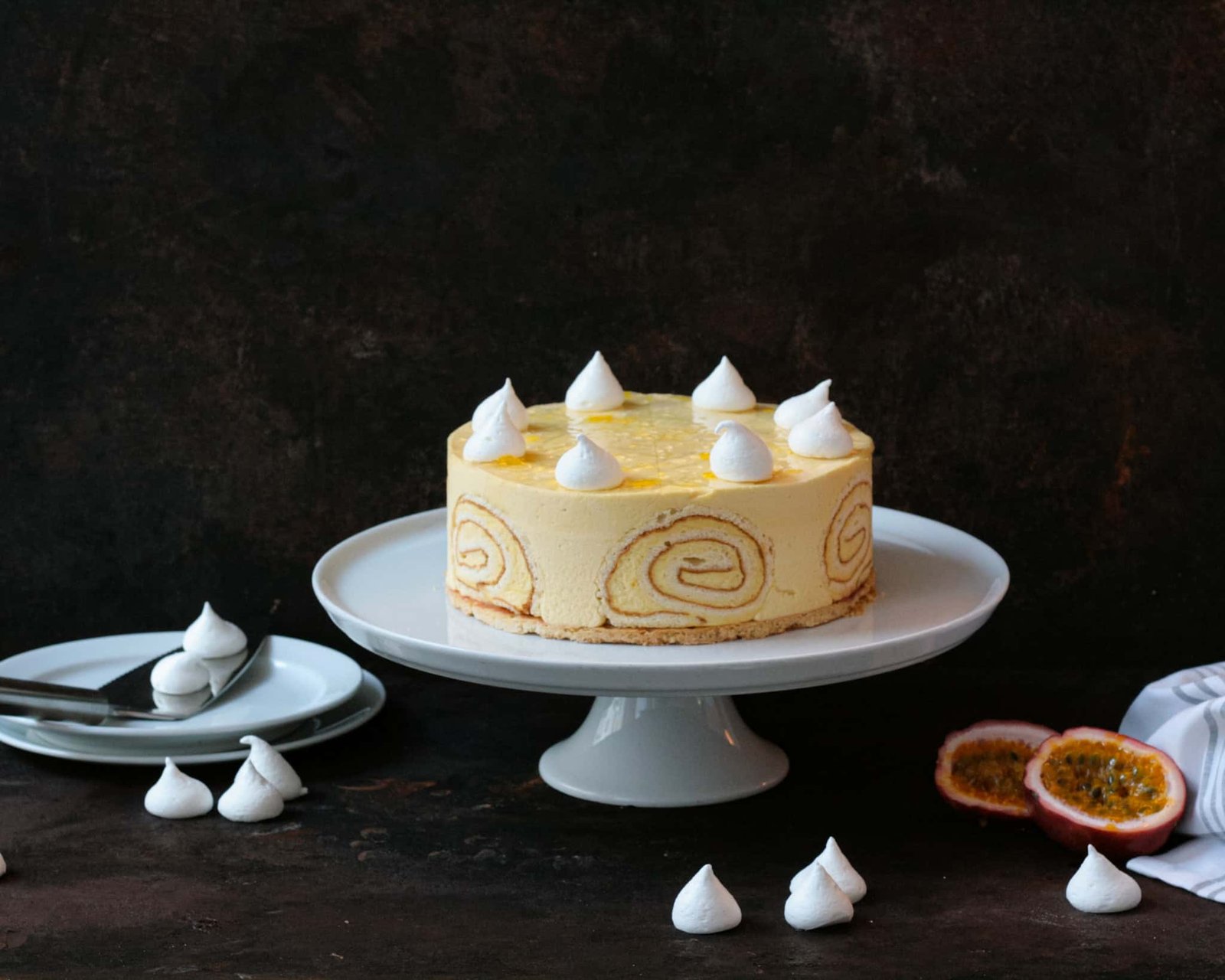 Mango-Passionsfrucht-Sahnetorte